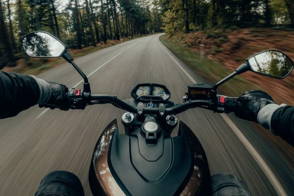 Assurer une moto sans permis : les conseils pour rouler en toute légalité